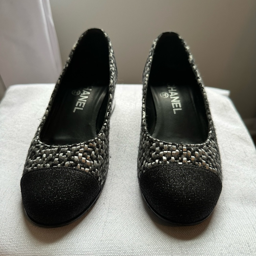 Chanel tweed block heel pumps - Picture 9 of 14